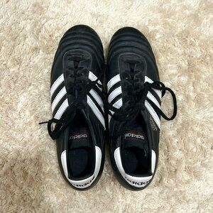 Adidas copa mundial cleats black/cloud white size men 9.5